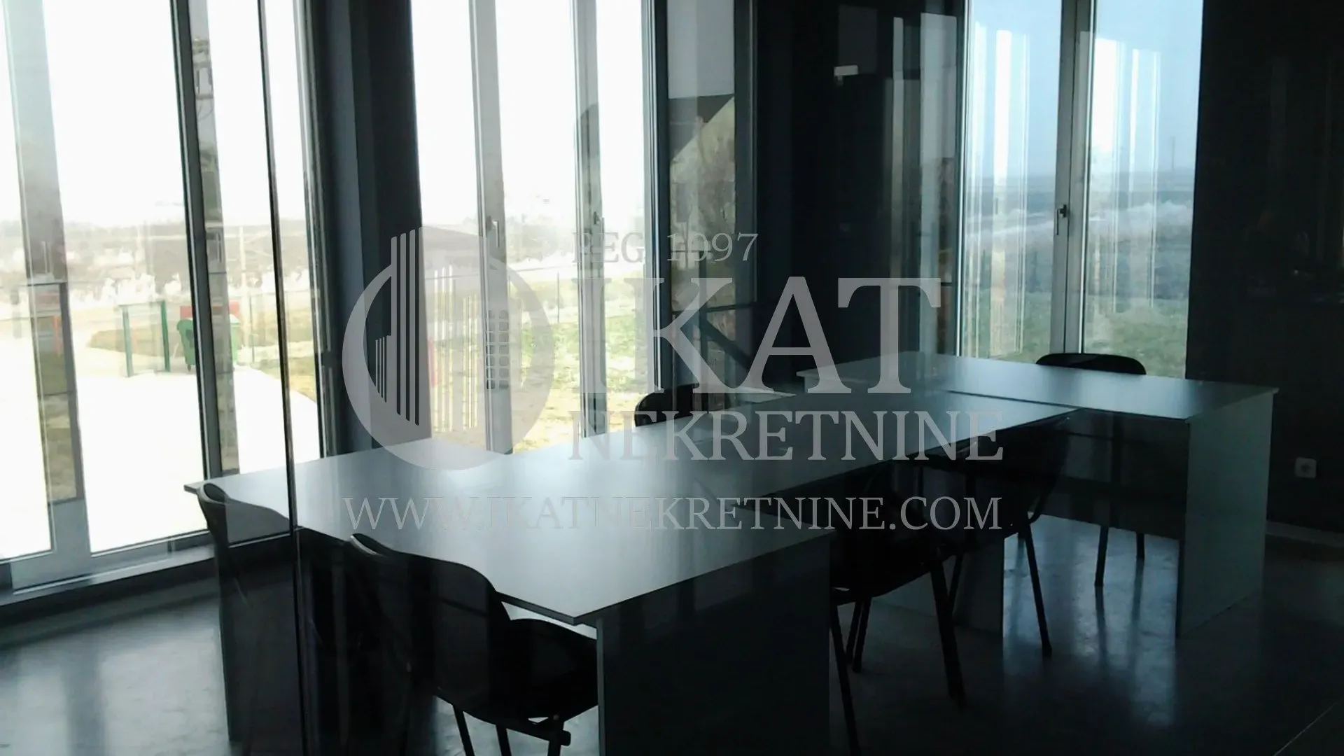 Sale, office space, 1045m², Karlovčić, Pećinci