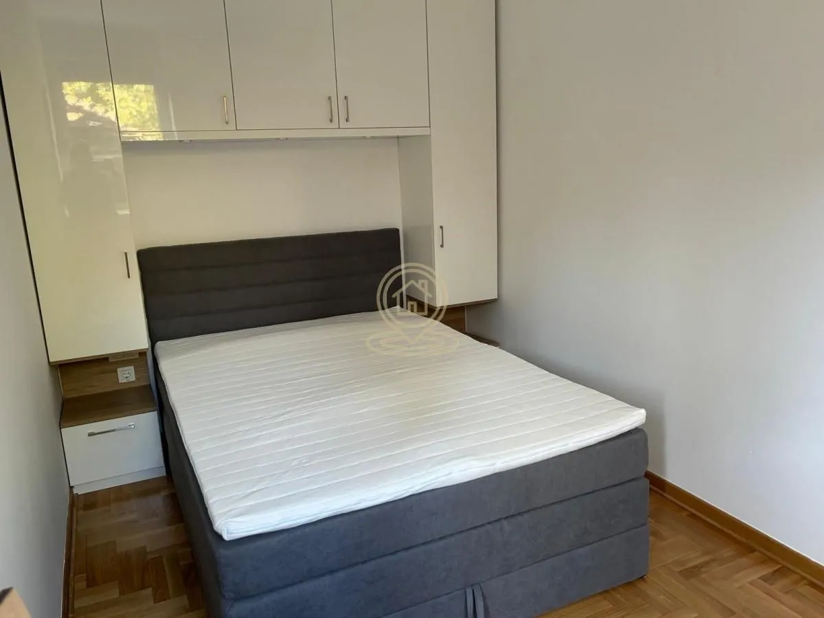Rent, two bedroom apartment, 40m², Stari Grad, Beograd