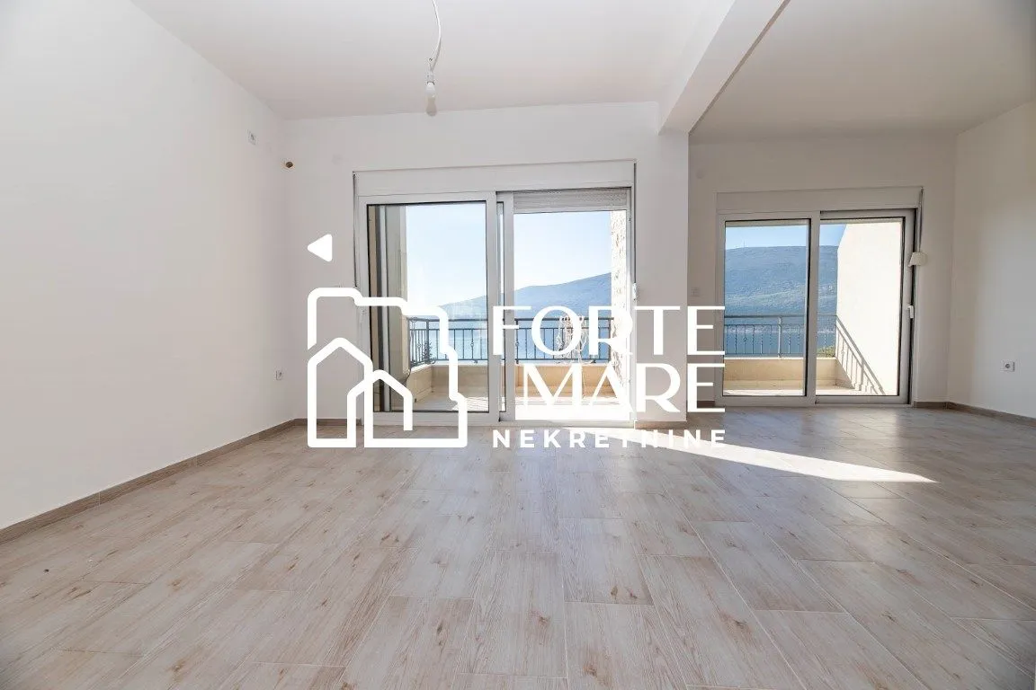 Prodaja, trosoban stan, 66m², Đenovići, Herceg Novi