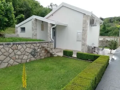 Izdavanje, jednosoban stan, 40m2, Bratica, Ulcinj