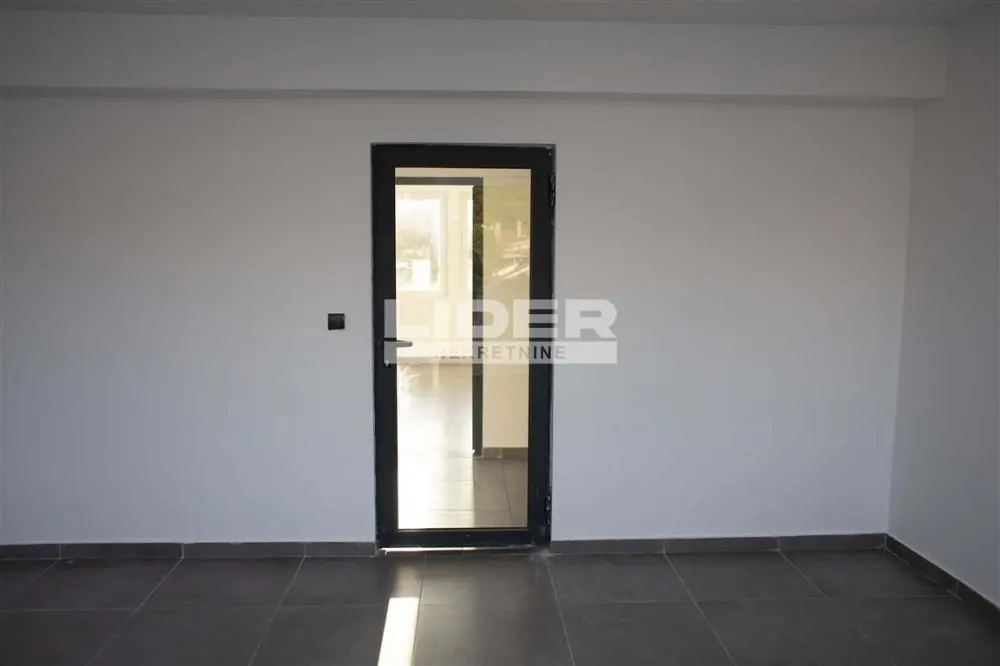 Rent, office space, 1450m², Karaburma, Palilula Sve Podlokacije