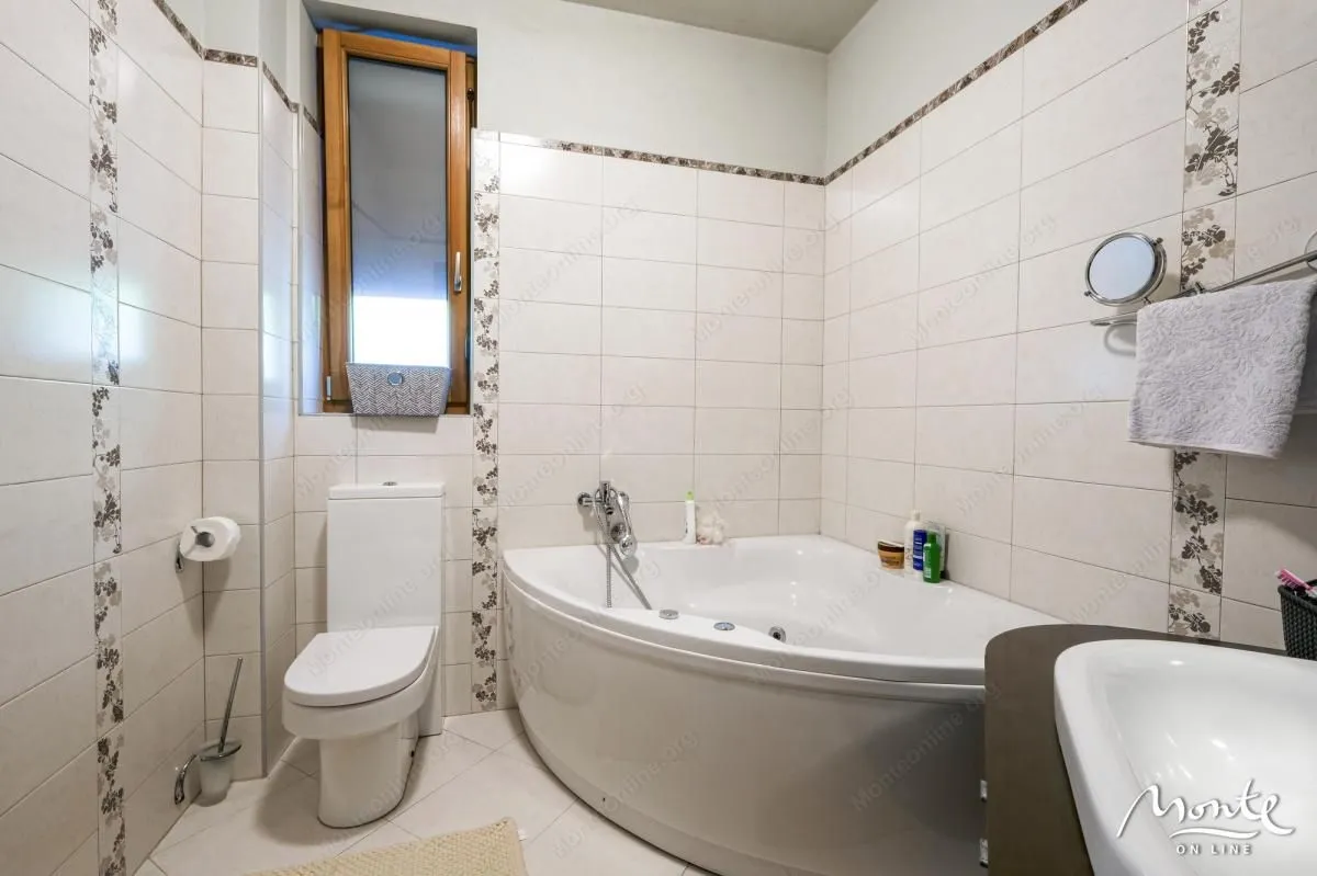 Prodaja, kuća, 305m², Orahovac, Kotor