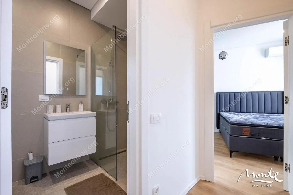 Prodaja, dvosoban stan, 76m², Tivat, Crna Gora