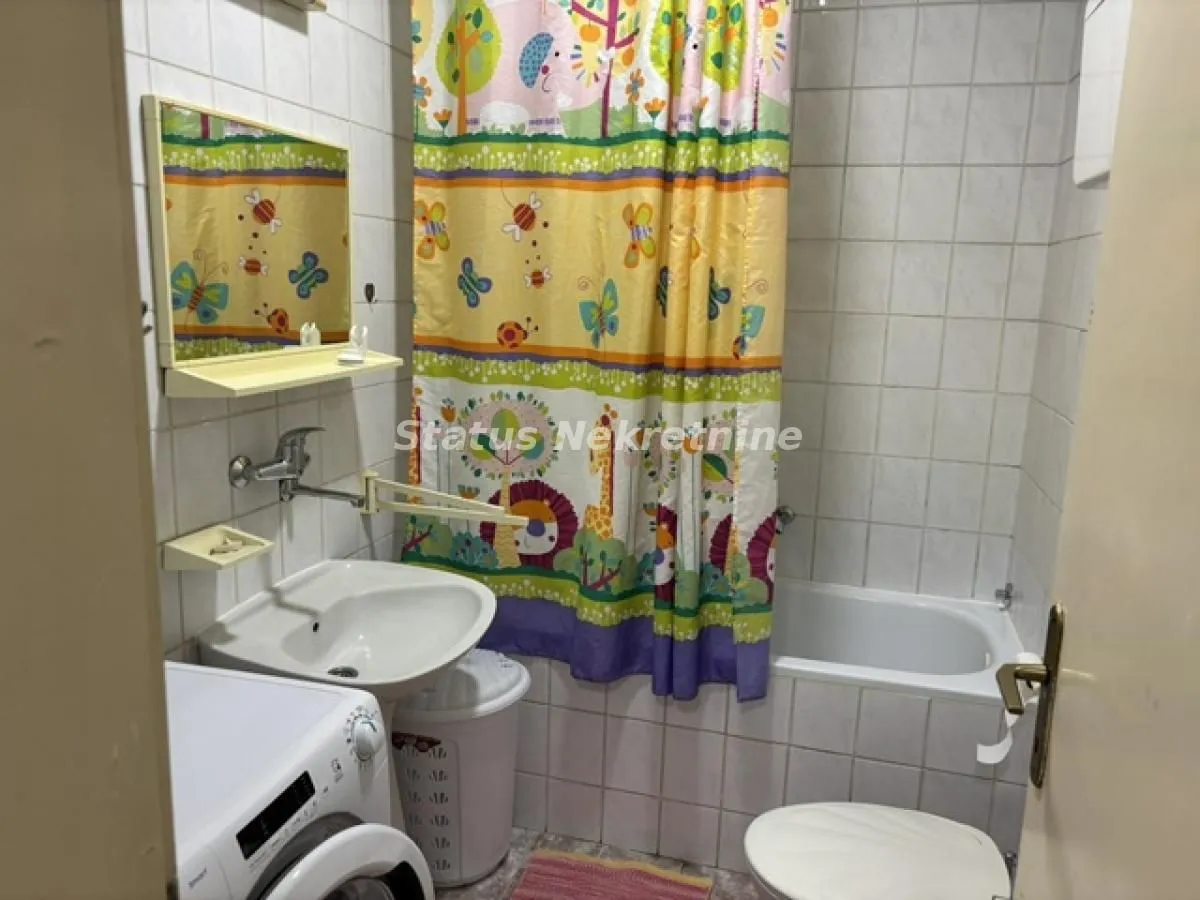Izdavanje, garsonjera, 25m², Centar, Novi Sad