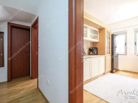 Prodaja, četvorosoban stan, 150m², Rozino, Budva - image 18