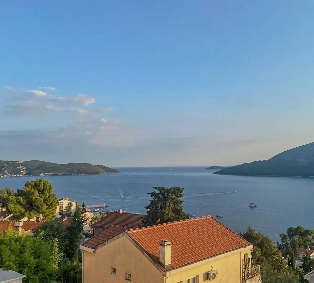 Izdavanje, stan, 120m², Topla, Herceg Novi