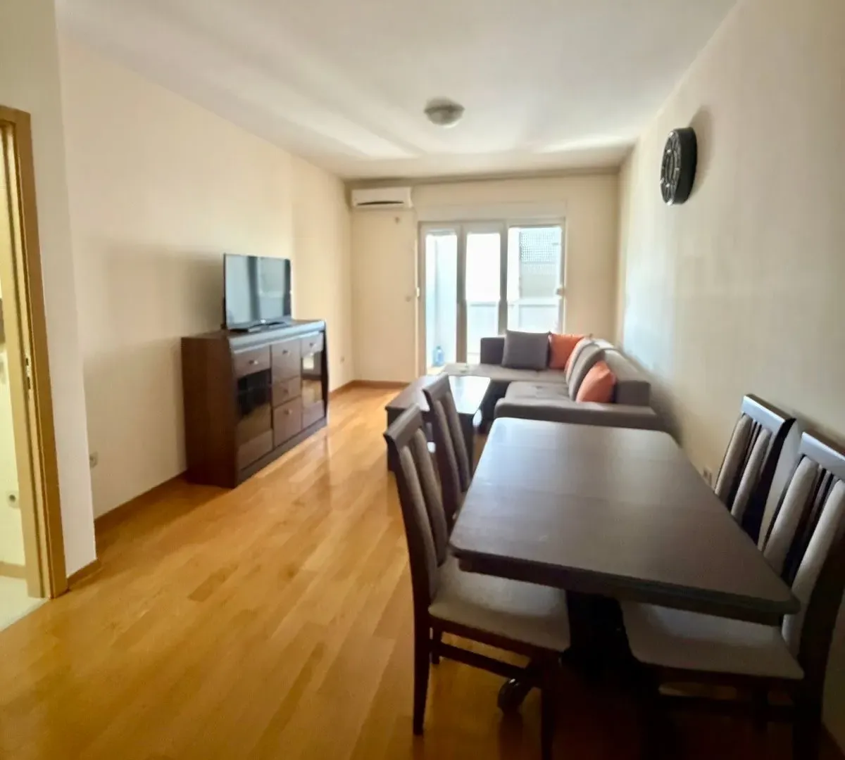 Rent, one bedroom apartment, 47m², Blok 6, Podgorica