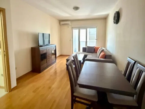 Rent, one bedroom apartment, 47m², Blok 6, Podgorica - image 3