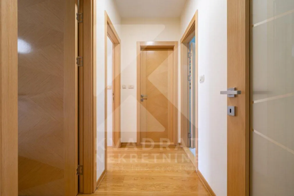 Prodaja, dvosoban stan, 71m², Momišići, Podgorica