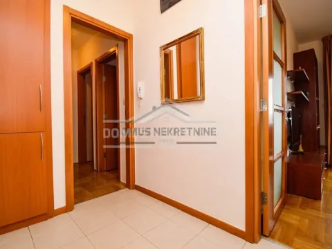 Sale, two bedroom apartment, 71m², Autobuska stanica, Podgorica - image 8