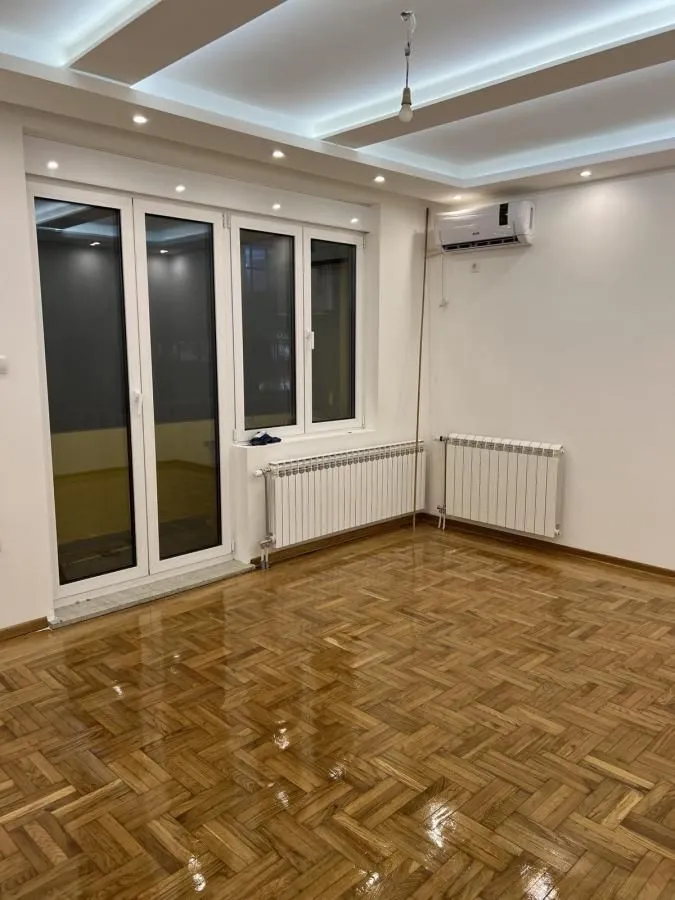 Izdavanje, trosoban stan, 68m², Centar, Niš