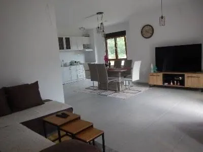 Izdavanje, dvosoban stan, 85m², Dobrota, Kotor - image 6