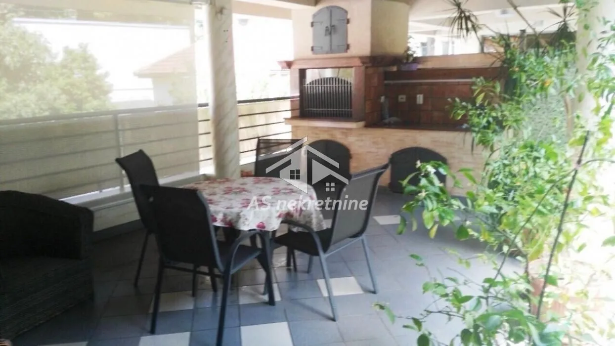 Izdavanje, kuća, 400m², Fon (Fon - Bilećka), Voždovac Sve Podlokacije