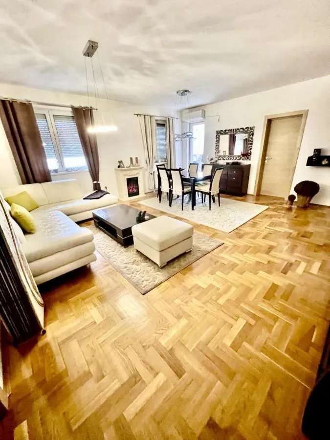 Prodaja, četvorosoban stan, 120m², Novo naselje, Novi Sad