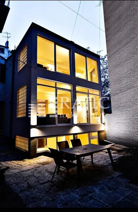 Izdavanje, kuća, 180m², Stari Grad, Beograd