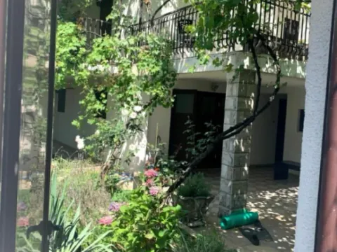 Prodaja, kuća, 400m², Budva okolina, Budva - image 2