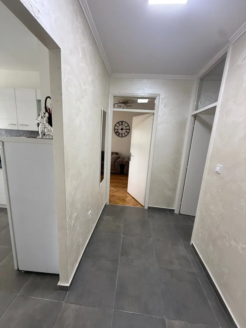 Rent, two bedroom apartment, 72m², Pejton, Podgorica