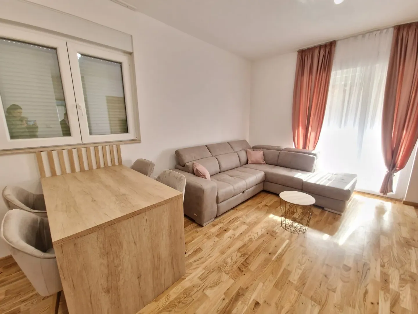 Izdavanje, jednosoban stan, 46m², Bečići, Budva