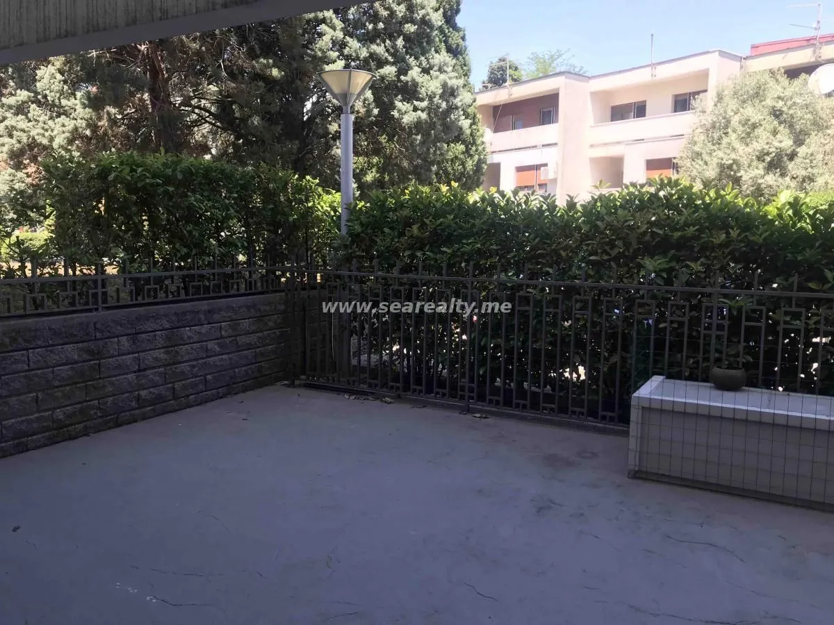 Prodaja, dvosoban stan, 114m², Gorica C, Podgorica