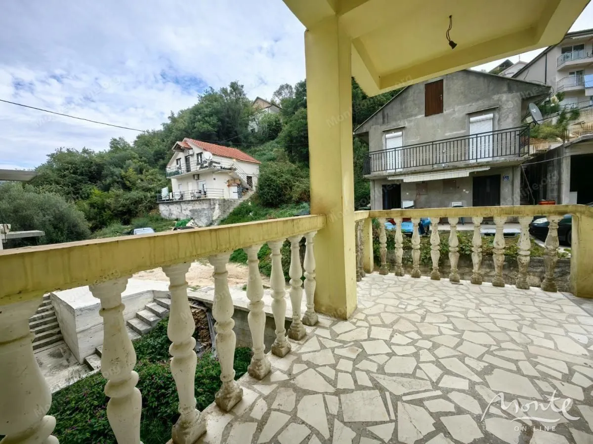 Prodaja, kuća, 180m², Trebešin, Herceg Novi