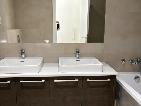 Izdavanje, trosoban stan, 92m², Savski Venac, Beograd - image 15