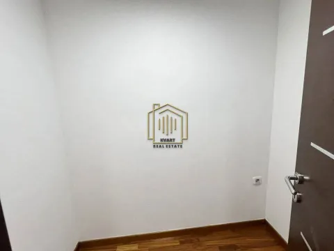 Prodaja, četvorosoban stan, 220m², Preko Morače, Podgorica - image 25