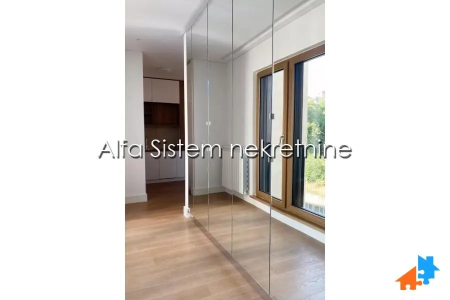 Izdavanje, dvosoban stan, 62m², Savski Venac, Beograd