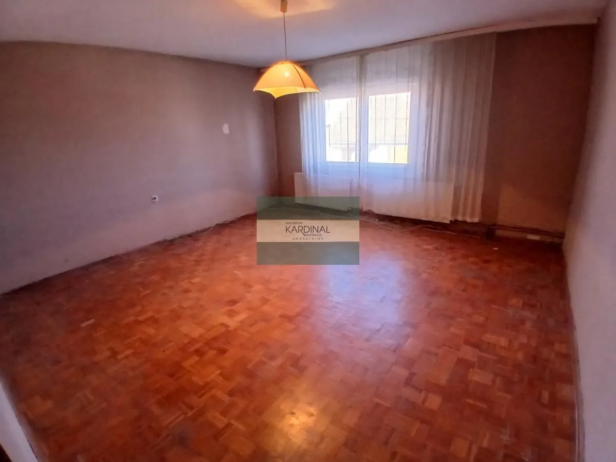 Prodaja, kuća, 240m², Jabučar, Kragujevac