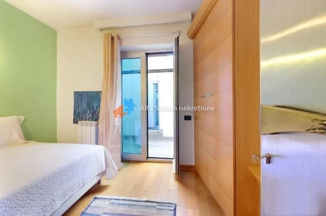 Rent, house, 365m², Uciteljsko Naselje, Zvezdara Sve Podlokacije