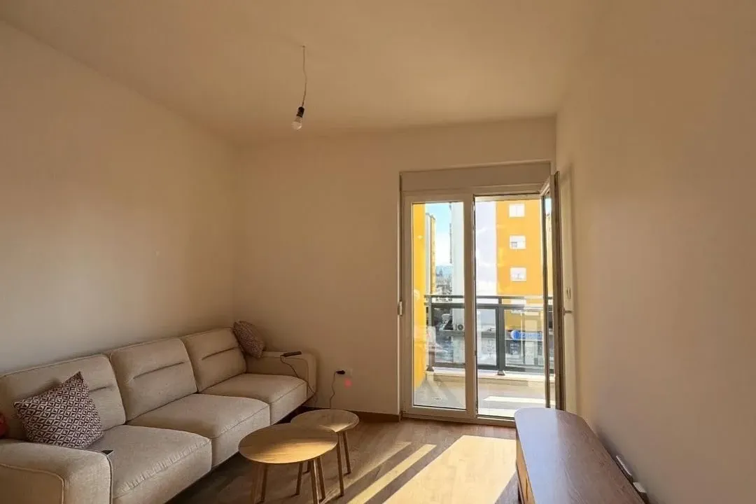 Rent, one bedroom apartment, 45m², Pobrežje, Podgorica