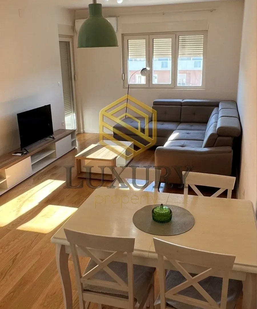 Prodaja, jednosoban stan, 49m², Central Point, Podgorica