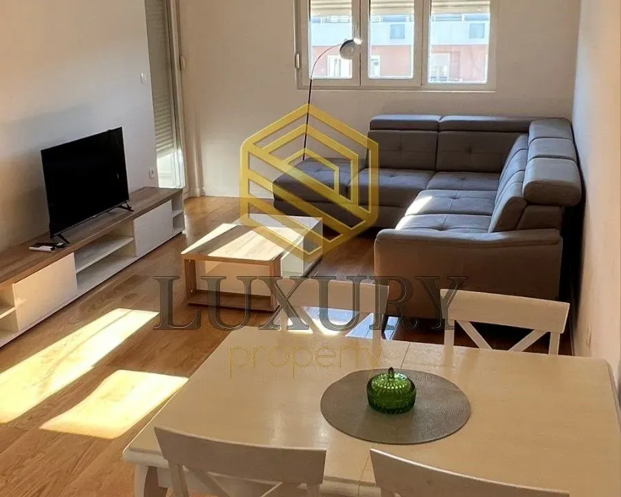 Prodaja, jednosoban stan, 49m², Central Point, Podgorica