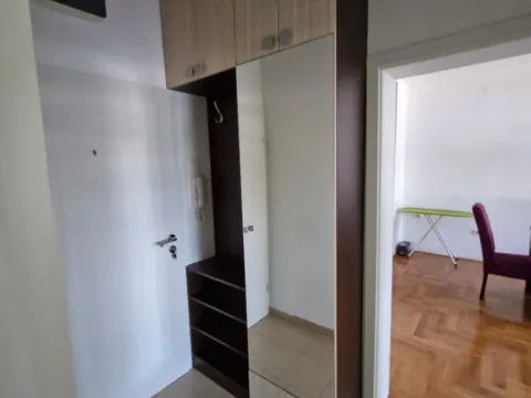 Izdavanje, jednosoban stan, 52m², Zabjelo, Podgorica - image 5