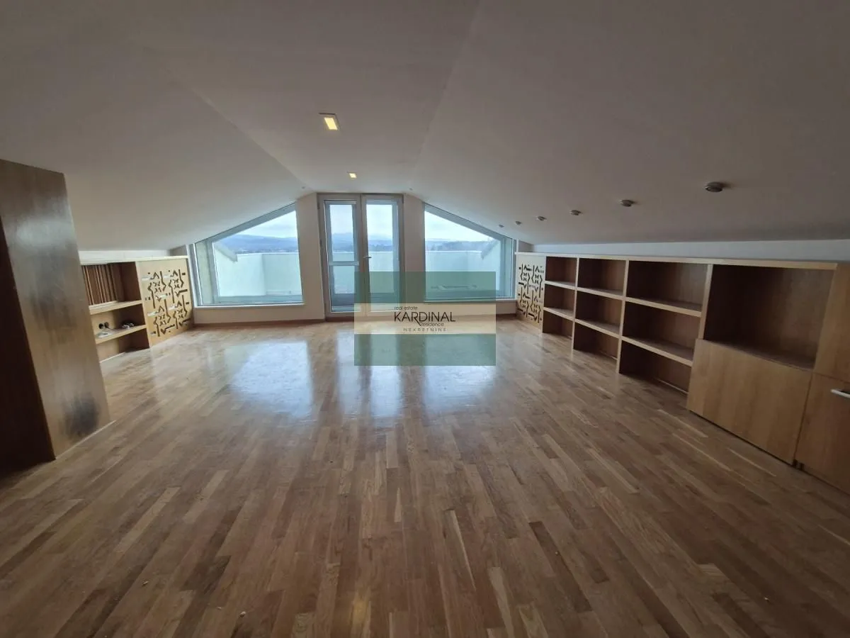Prodaja, trosoban stan, 99m², Vašarište, Jagodina