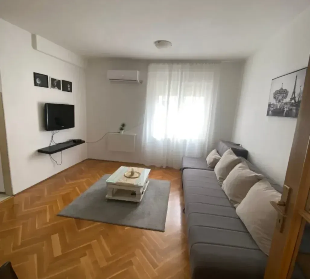 Rent, studio apartment, 30m², Blok 9, Podgorica