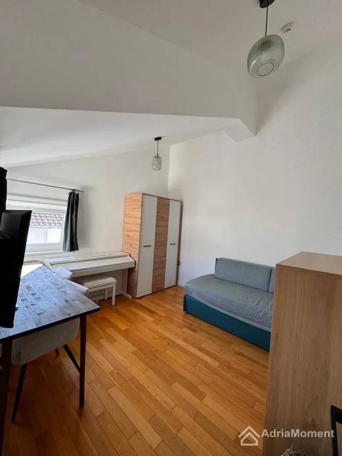 Prodaja, dvosoban stan, 68m², Centar, Tivat