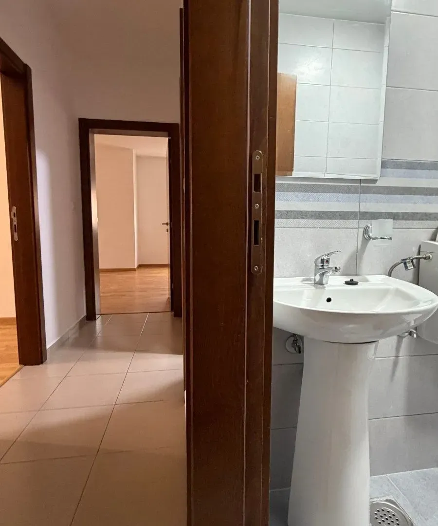 Prodaja, dvosoban stan, 73m², Tuški Put, Podgorica