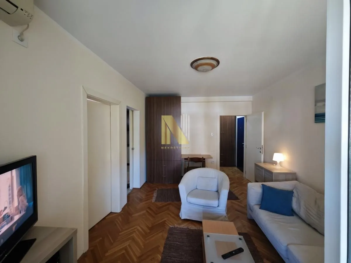 Rent, one bedroom apartment, 43m², Grbavica, Novi Sad Sve Podlokacije
