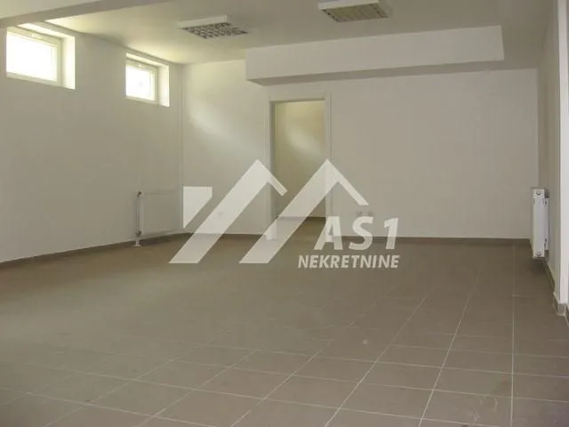 Izdavanje, poslovni prostor, 330m², Novi Sad Sve Podlokacije, Novi Sad