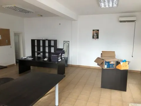 Izdavanje, poslovni prostor, 410m², Batajnica, Beograd - image 9