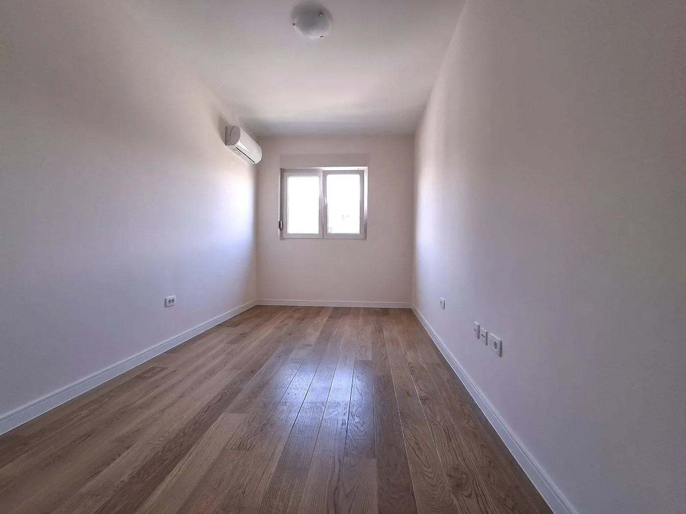 Rent, apartment, 72m², Central Point, Podgorica