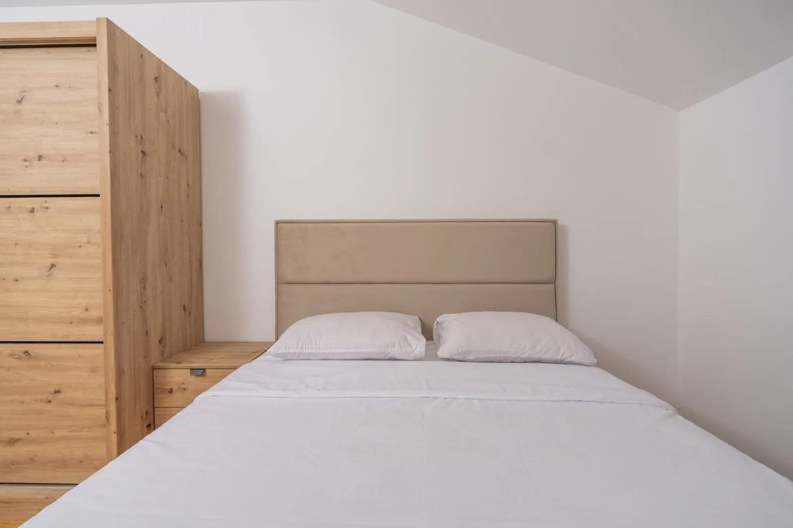 Izdavanje, dvosoban stan, 63m², Stari Aerodrom, Podgorica