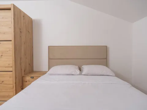 Izdavanje, dvosoban stan, 63m², Stari Aerodrom, Podgorica - image 6