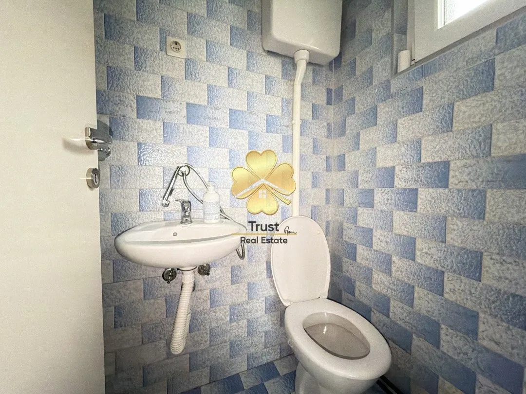 Rent, house, 200m², Tološi, Podgorica