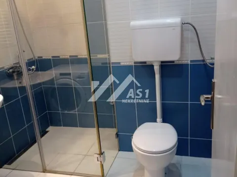 Izdavanje, trosoban stan, 82m², Centar, Novi Sad - image 9