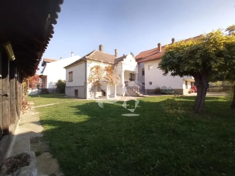 Prodaja, kuća, 215m², Mladenovac selo, Mladenovac