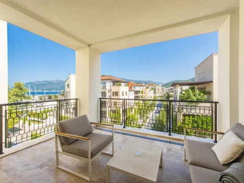 Prodaja, dvosoban stan, 134m², Porto Montenegro, Tivat - image 1