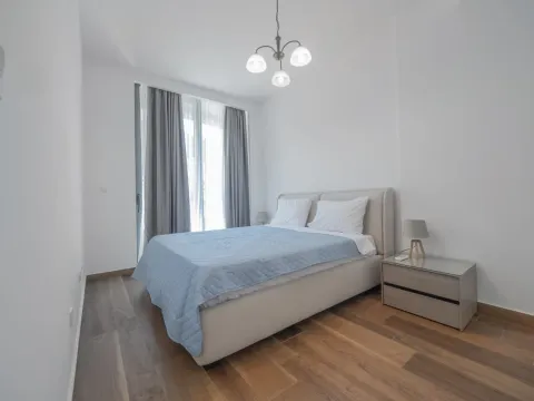 Izdavanje, dvosoban stan, 90m², Budva, Crna Gora - image 18