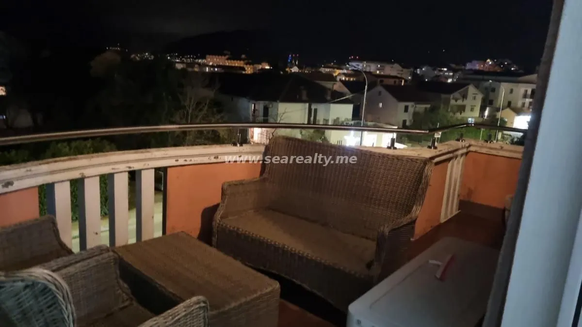 Rent, apartment, 103m², Centar, Tivat