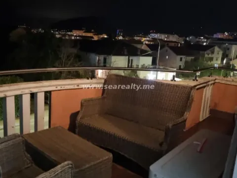 Izdavanje, stan, 103m², Centar, Tivat - image 2